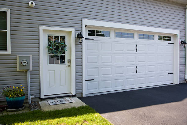 24/7 Emergency Garage Door Panel Replacement experts in Hartley, CA